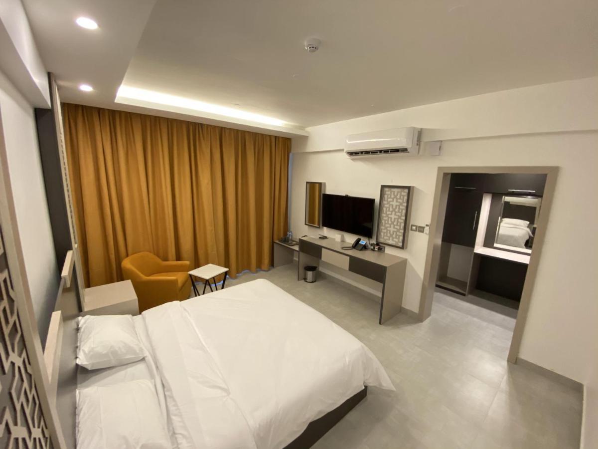 Alfalak Hotel Seeb Luaran gambar